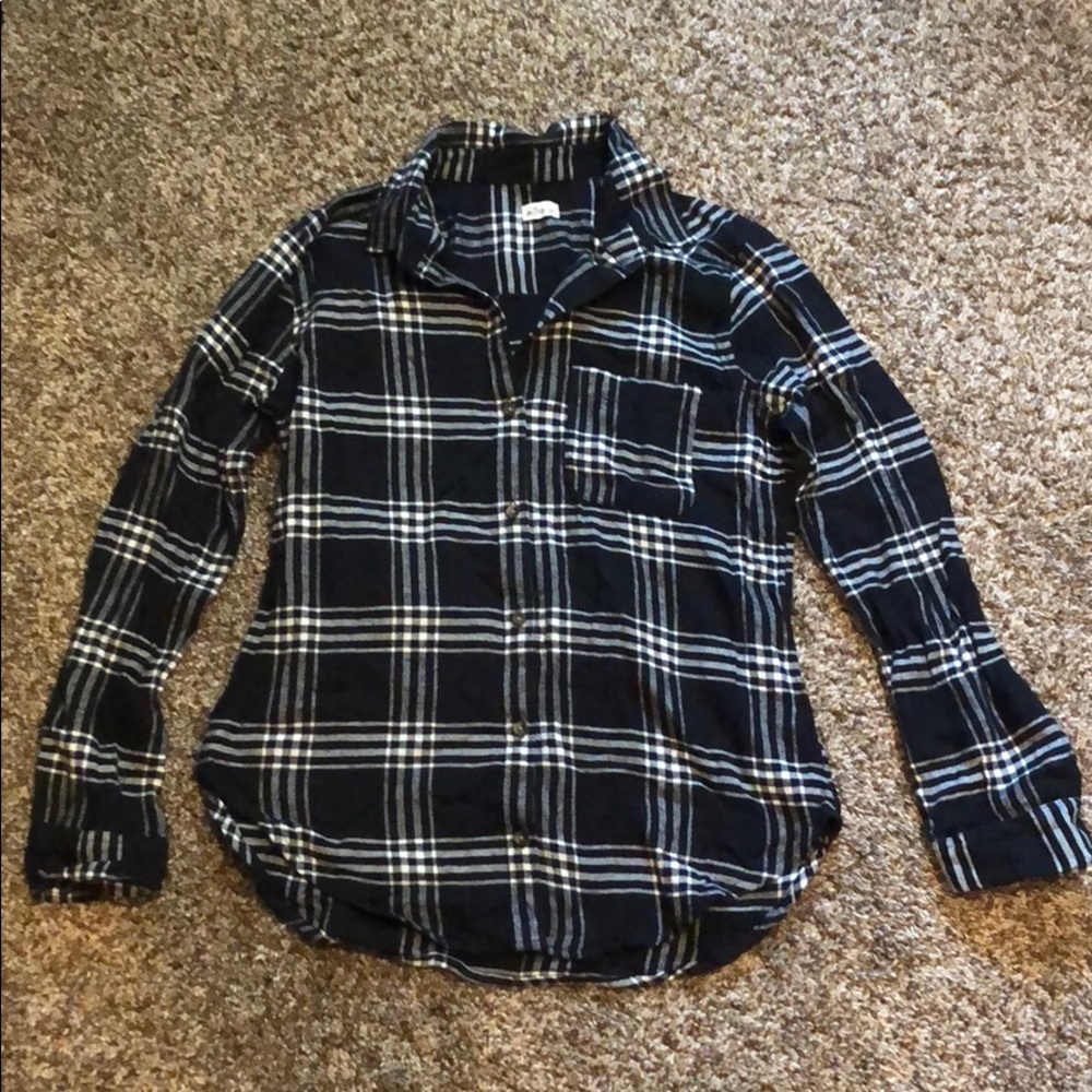 NWOT Black and white flannel